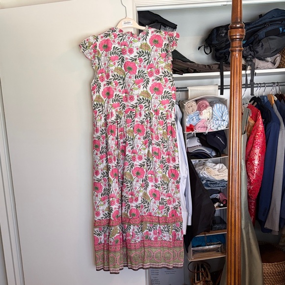 Chic Floral Midi Dress in Pink and Green - Picture 4 of 5